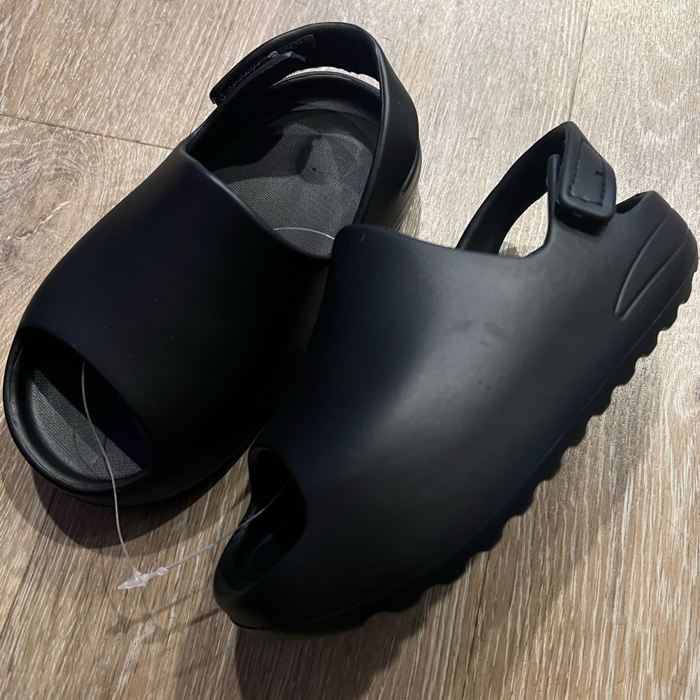 Strapped sandals . Stylish kids sandals !